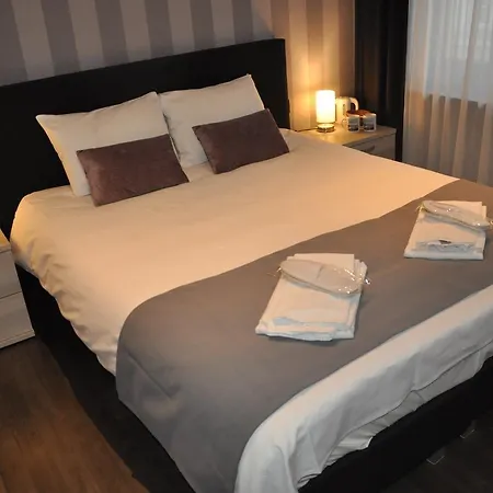 Acacia Hotel 2*