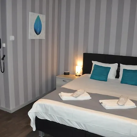 Acacia Hotel 2*